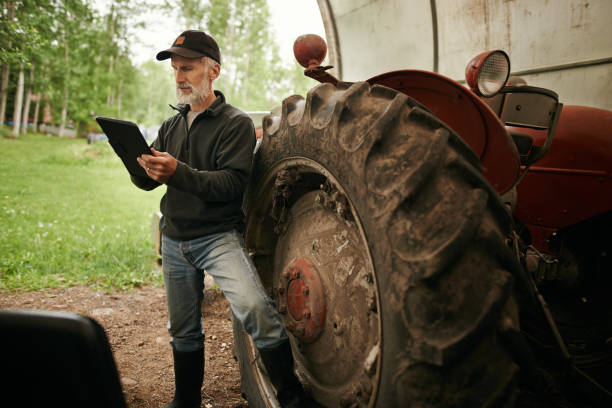 istock Staying informed with farming trends 1067069834