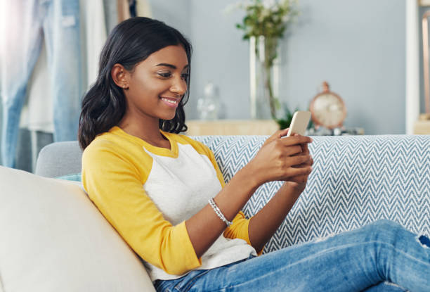 istock Chilling on some social media 1067083922