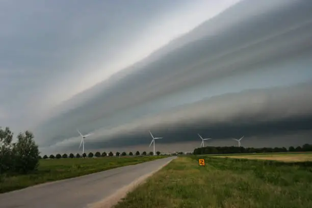 In the early morning hours an active Mesoscale Convective Systemover the English Channel moved to the southern North Sea. Near the Dutch coast it collapsed, but as a last sigh it pushed this shelfcloud over the western part of The Netherlands.