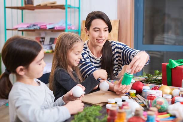 istock Art and Craft Class on Christmas 1067120072
