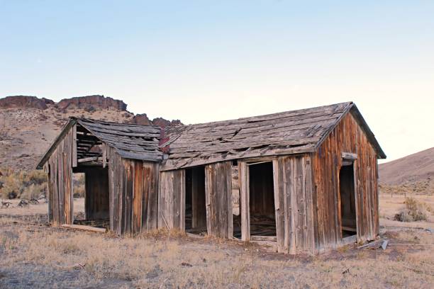 istock Old Building on the Prairie 1067149634