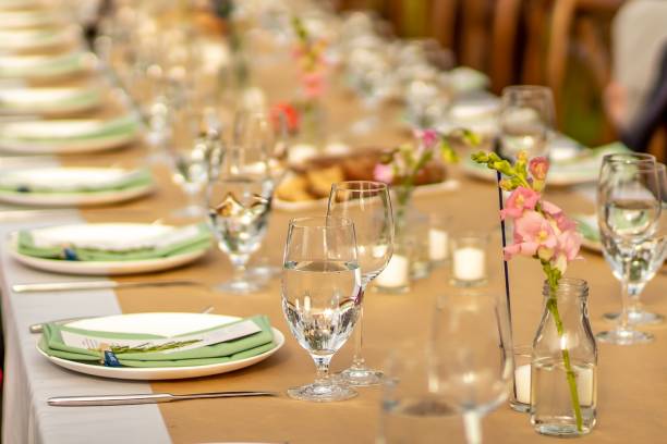 istock Contemporary Elegant Wedding Tablescape 1067173510