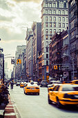 rush-hour-auf-der-5th-avenue-in-new-york