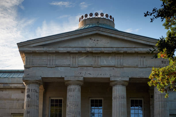 north carolina state capitol building - raleigh, nc - north carolina raleigh north capital stock-fotos und bilder