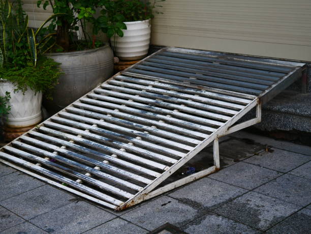 Moving Ramp Street 60+ Moving Truck Ramp Stock Photos, Pictures & Royalty-Free Images - iStock