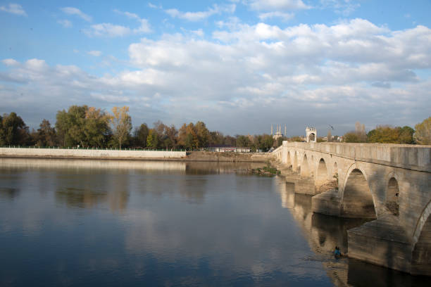 puente de meric - edirne bridge reflection sea passage fotografías e imágenes de stock