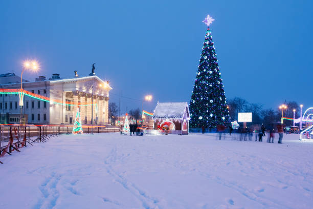 istock Square in the New Year holidays at night. 1067334944