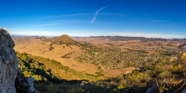 san luis obispo, vu depuis le sommet du cerro - san luis obispo county photos et images de collection