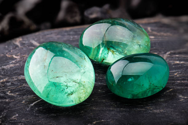 the emerald gemstone jewelry. - jade imagens e fotografias de stock