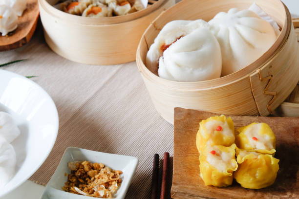 istock Set of Dim sum Enjoying traditional Chinese dumpling. 1067440276