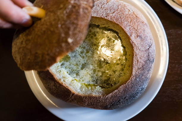 istock Traditional green borsch in rye bread 1067476348