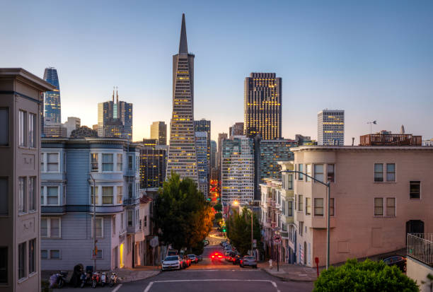 centro de la ciudad de san francisco al amanecer. california. estados unidos - san francisco county skyline panoramic night fotografías e imágenes de stock