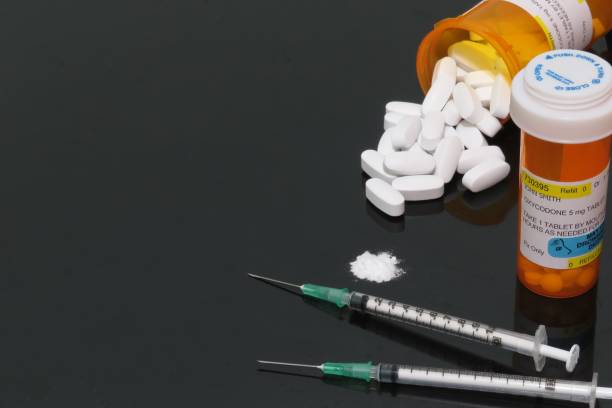 stupéfiants (opiacés) - narcotic prescription medicine pill bottle medicine photos et images de collection