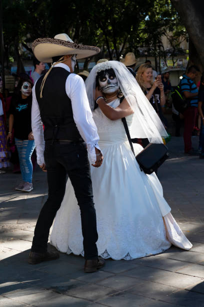 디 아 드 로스 안 돼 축제와 하 카에��서에서 신랑과 신부 - day of the dead mexico bride human skeleton 뉴스 사진 이미지