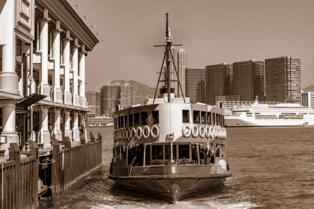 старый пассажирский паром у пирса. гонконг. - cruise passenger ship nautical vessel vacations стоковые фото и изображения