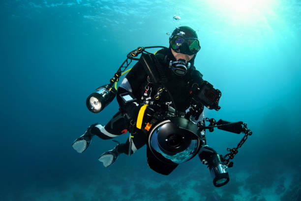 istock Scuba diver photographer 1067740916