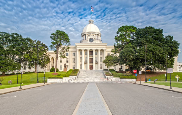 istock Alabama State Capitol in Montgomery 1067847818