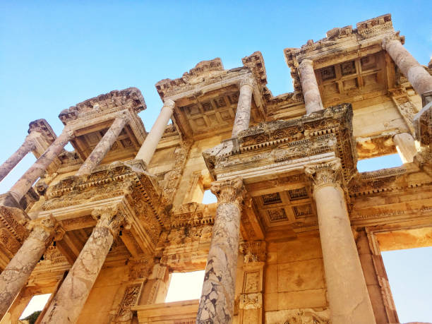 antiga biblioteca de éfeso - ephesus turkey roman ancient greece - fotografias e filmes do acervo