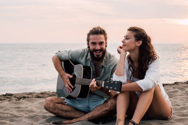 istock Couple at the beach 1067941346