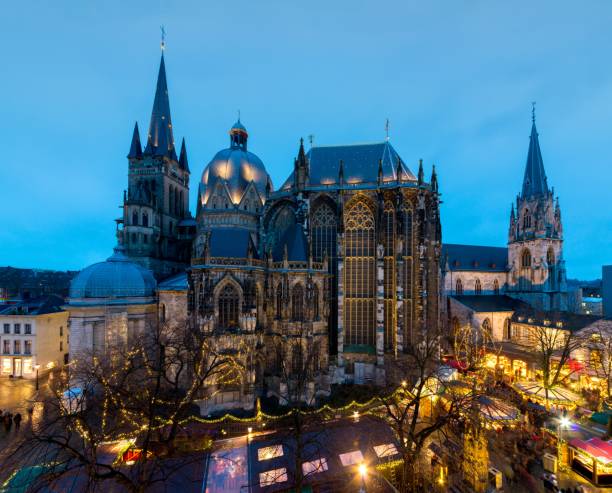 istock Christmas Market in Aachen, Germany 1067984602
