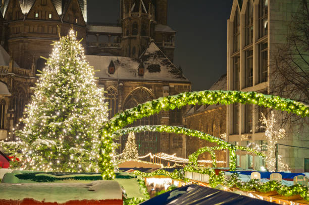 istock Christmas Market in Aachen, Germany 1067988888