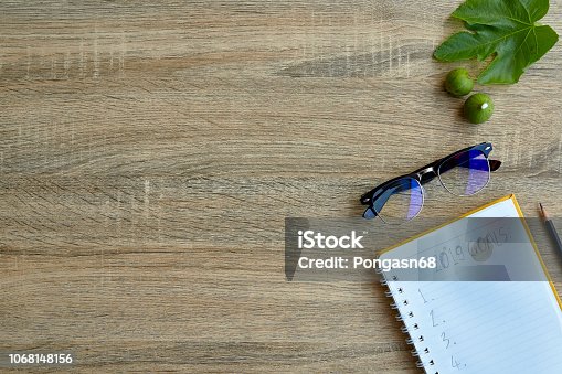 istock 2019 goals on notebook on old wood table 1068148156