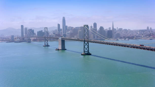 米国カリフォルニア州のサンフランシスコ ・ オークランド ・ ベイブリッジの空撮 - san francisco bay aerial view san francisco county san francisco bay area ストックフォトと画像