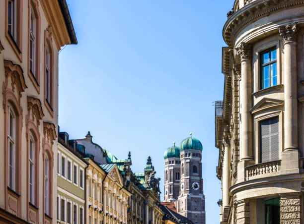 istock Famous Munich Cathedral - Liebfrauenkirche 1068274576