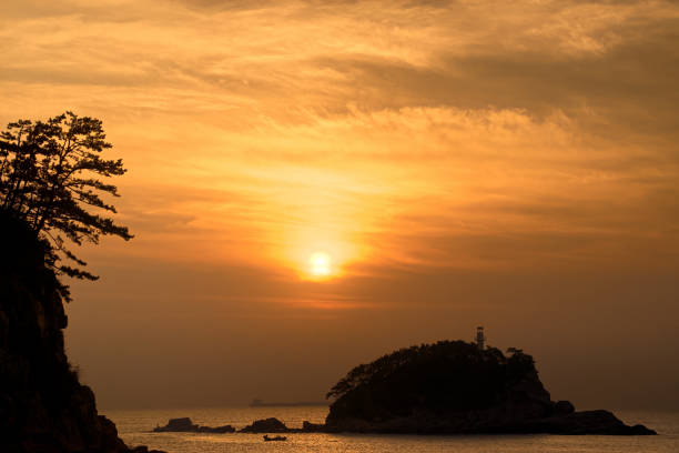 Sunrise at Huasondae, Busan