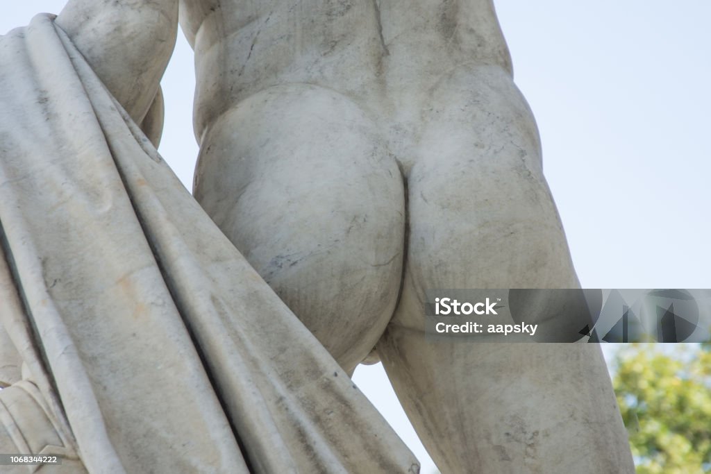 Männlichen Gesäß Skulptur Steindenkmal hautnah - Lizenzfrei Nackt Stock-Foto