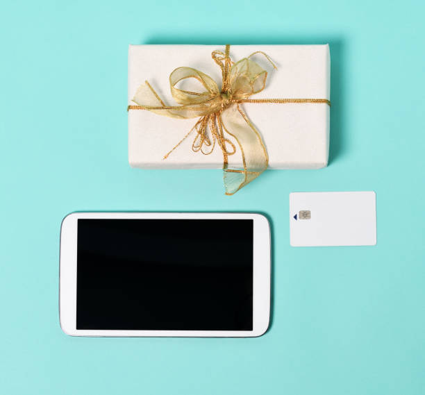 istock online gifts shopping 1068404758