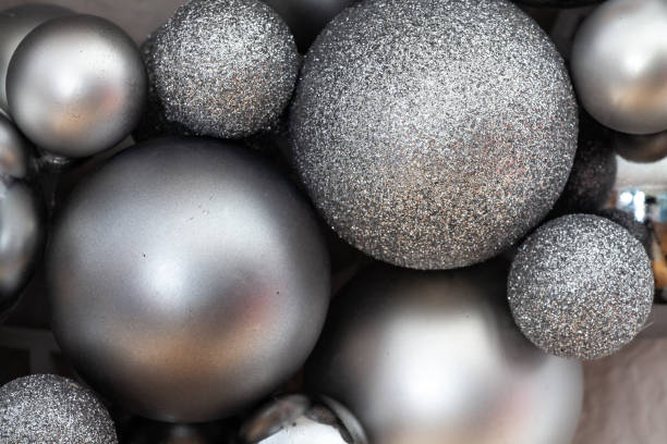 istock mat and shiny balls of an advent wreath 1068405334