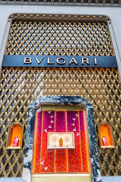 bulgari jewelry in new york city, usa - bulgari imagens e fotografias de stock