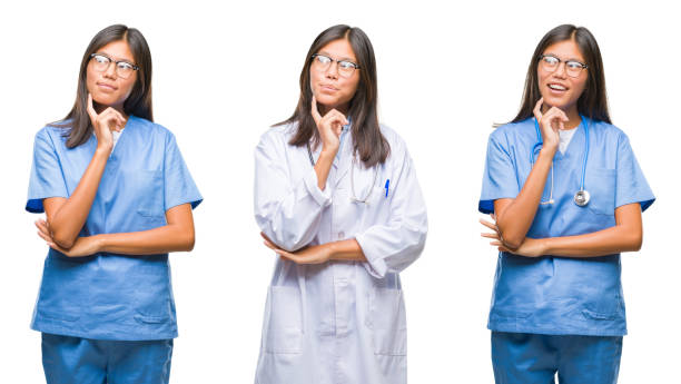 collage av asiatiska unga kirurg-läkare eller sjuksköterska kvinna som står över vita isolerade bakgrund med hand på hakan funderar på frågan, fundersam uttryck. ler med vackert ansikte. tvekan koncept. - doctors talking confused bildbanksfoton och bilder