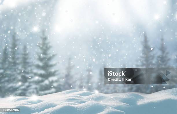 메리 크리스마스 그리고 새 해 복 많이 인사말 복사공간 배경 아름 다운 겨울 풍경을 눈으로 덮여 나무 눈-냉동상태의 물에 대한 스톡 사진 및 기타 이미지
