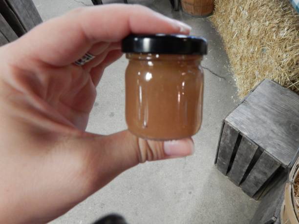 작은 항아리 - relish jar condiment lid 뉴스 사진 이미지
