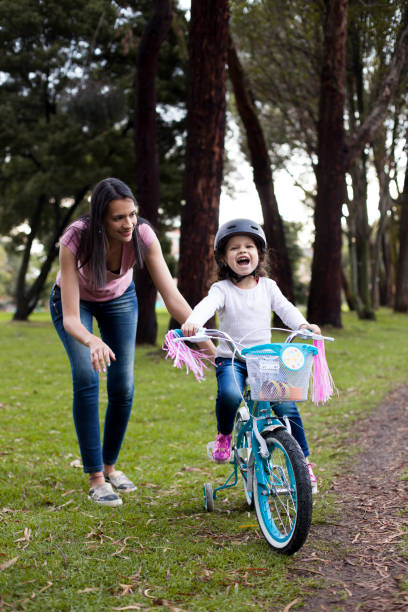 istock Mom and daughter 1068522668