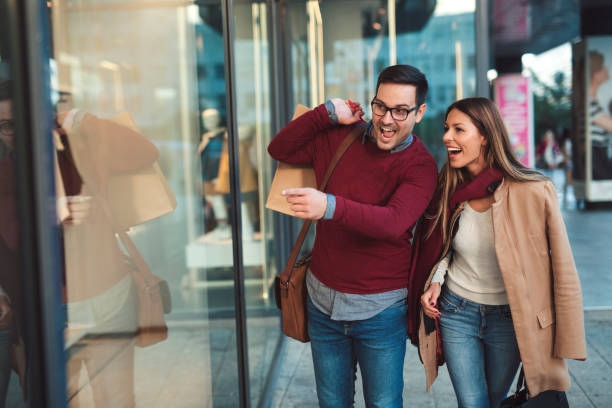 istock Couple at shopping 1068569978