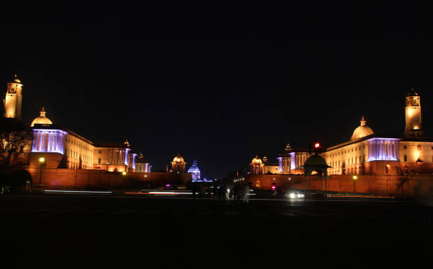 lond tiros de exposición de la rashtrapati bhawan en la noche. - new delhi india night government fotografías e imágenes de stock