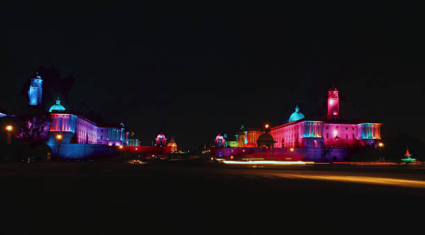 lond tiros de exposición de la rashtrapati bhawan en la noche. - new delhi india night government fotografías e imágenes de stock