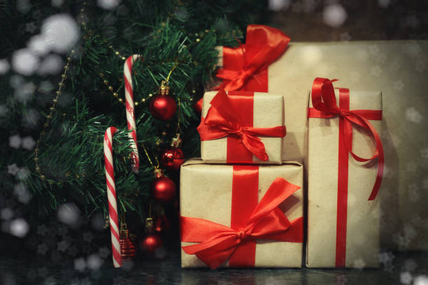 istock many family Christmas gift 1068825316