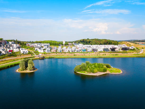 phoenix see lake in dortmund - germany reservoir water tree imagens e fotografias de stock