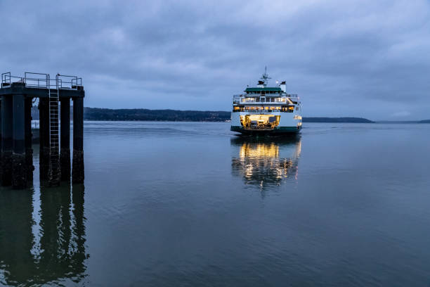 Clinton Ferry Early Morning Run - Mukilteo, Washington / USA - 11/03/2018 Clinton Ferry Early Morning Run edmonds stock pictures, royalty-free photos & images
