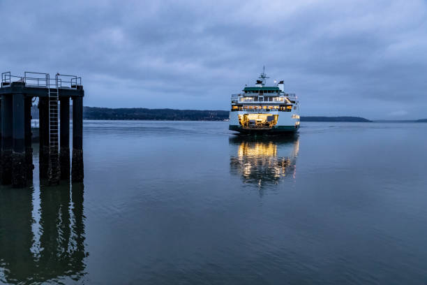 gerência de manhã cedo clinton ferry - mukilteo, washington / eua - 03/11/2018 - edmonds - fotografias e filmes do acervo