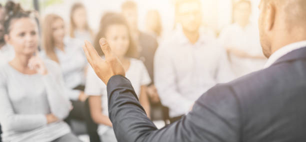 koncepcja trenera biznesu. - business togetherness listening people zdjęcia i obrazy z banku zdjęć