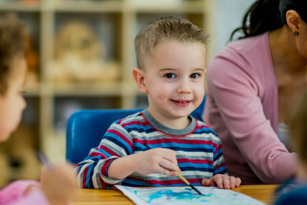 istock Painting in daycare 1069373808