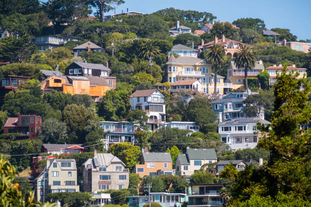 houses on the hills of sausalito - san francisco bay area community residential district california imagens e fotografias de stock