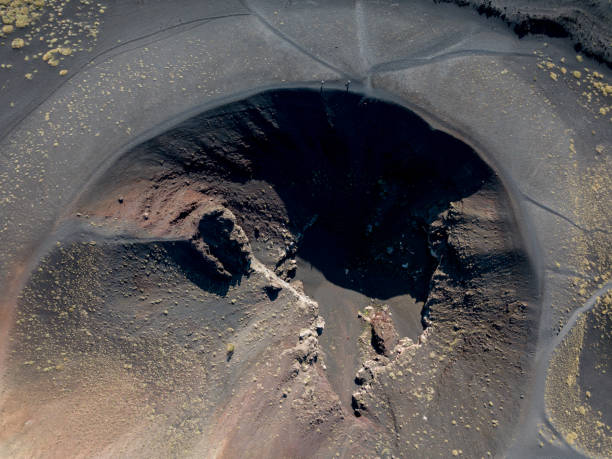etna volcano crater from above - mt etna imagens e fotografias de stock