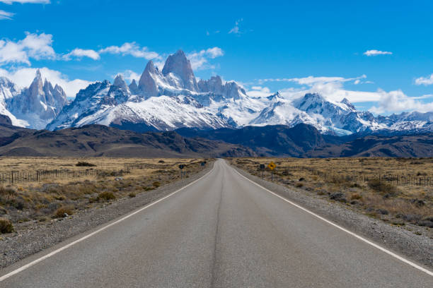 istock Road to Monte Fitz Roy in Argentina 1069500606