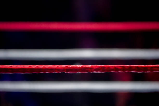 Giotto Dibondon Berri Kritiek Boxing Ring Ropes With A Blur Spotlight Stock Photo - Download Image Now - Boxing  Ring, Rope, Wrestling - iStock